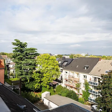 Ruhiges Mit Dachterrasse Apartment